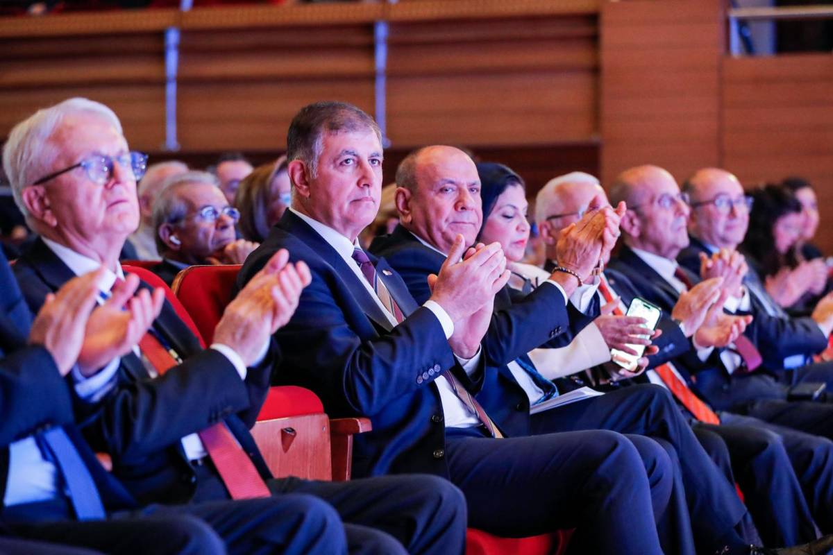 Başkan Tugay sürprizi açıkladı