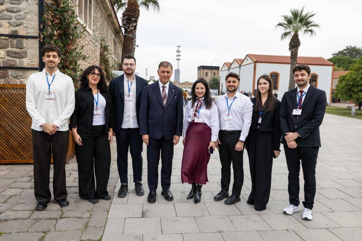 Başkan Tugay’dan sanayicilere yeşil dönüşüm çağrısı
