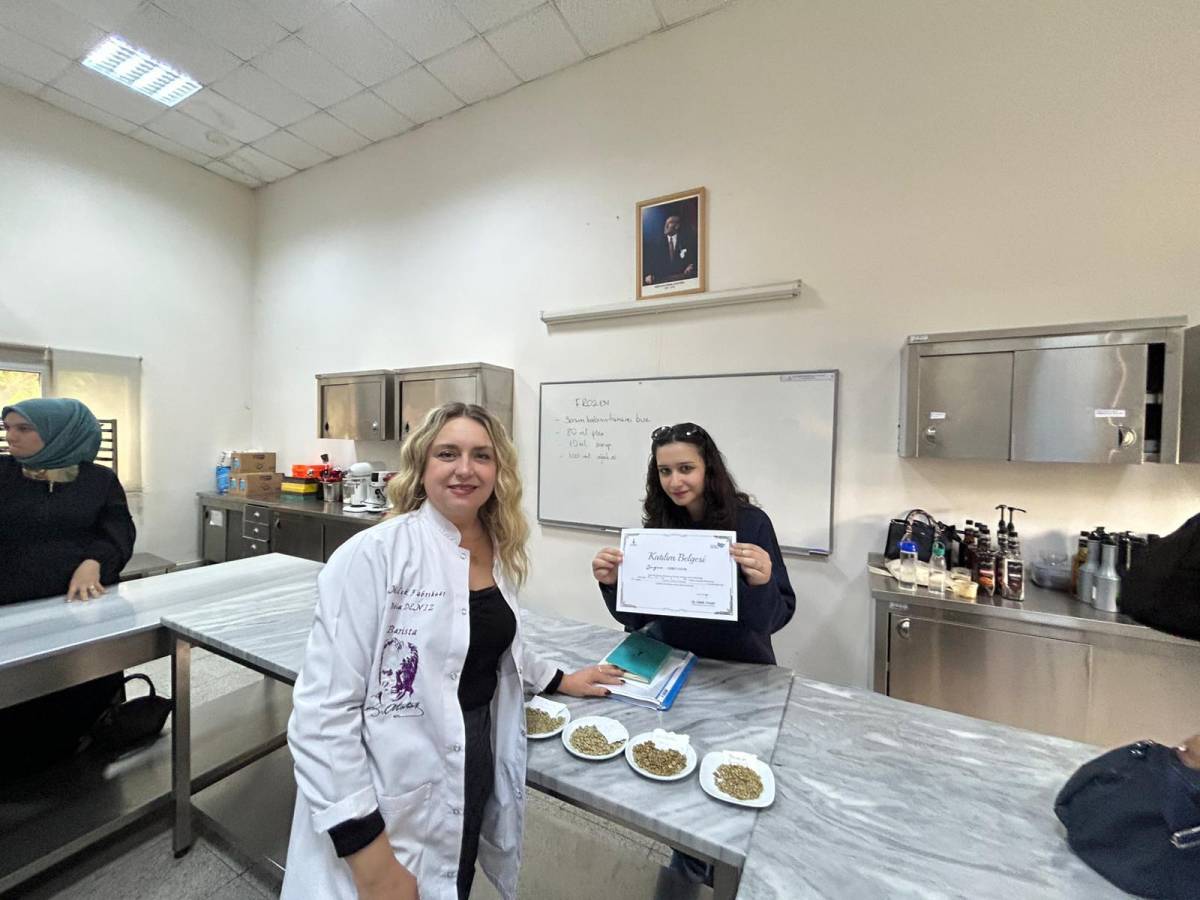 Meslek Fabrikası’nda sertifika sevinci