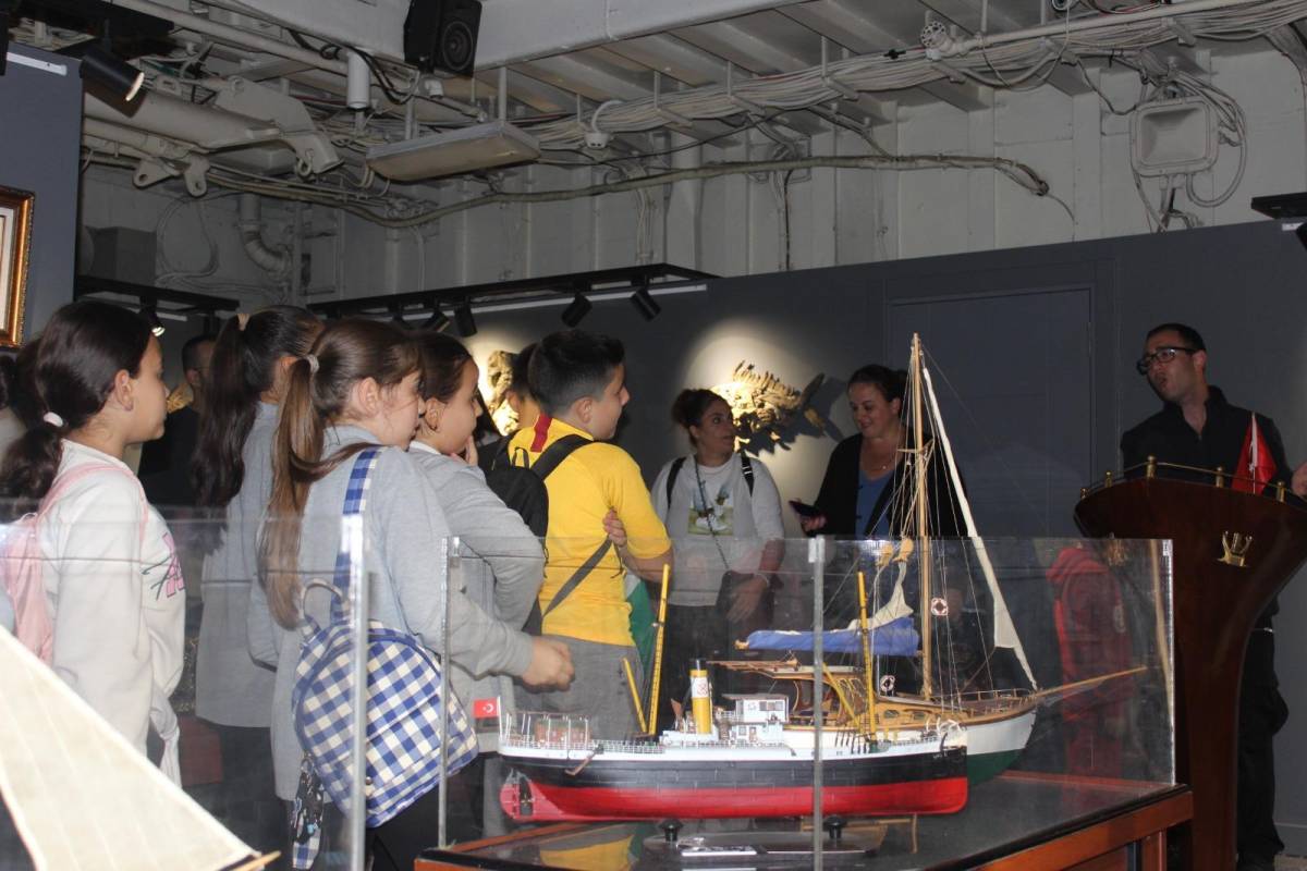 Öğrenciler, dil becerilerini gezerek pekiştiriyor