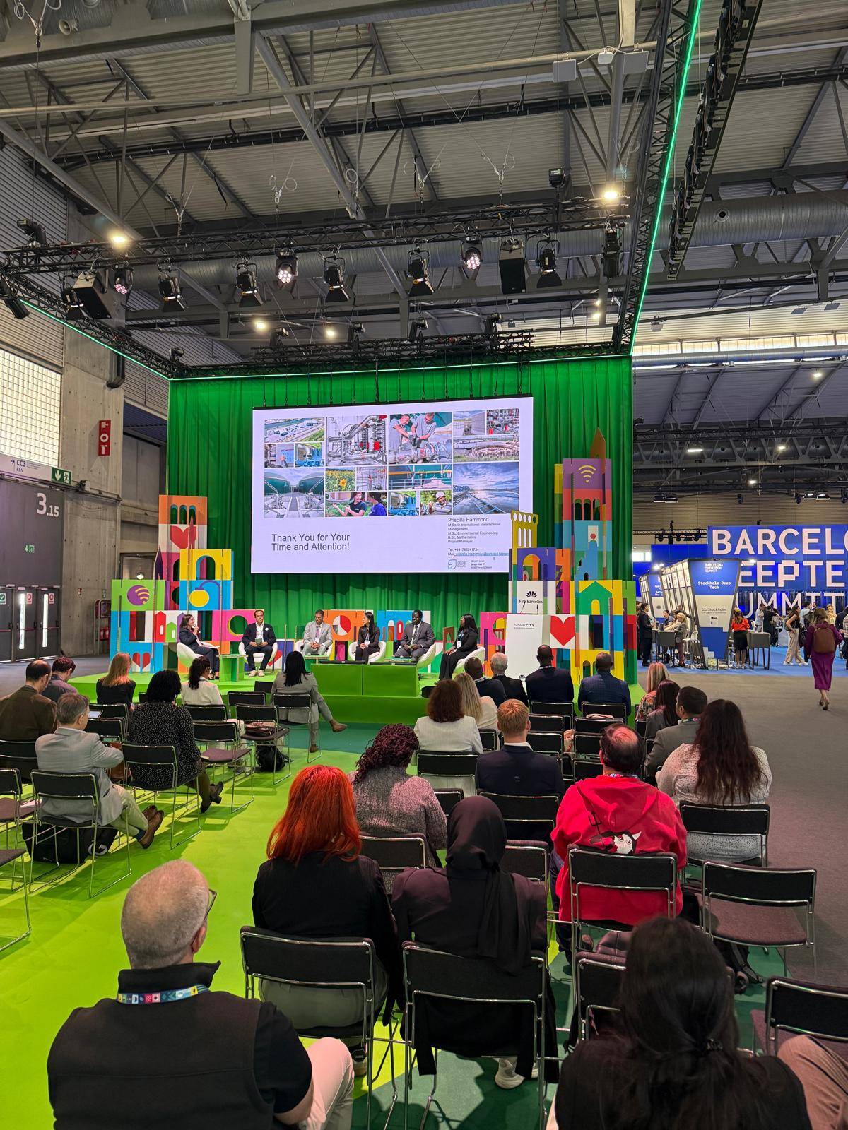 Demir'den Barcelona'daki fuarda 'Smart Torbalı' mesaisi