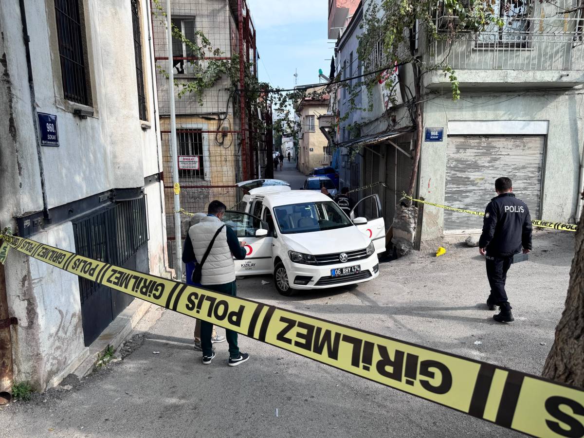 Kızılay personeli yemek dağıtırken vuruldu