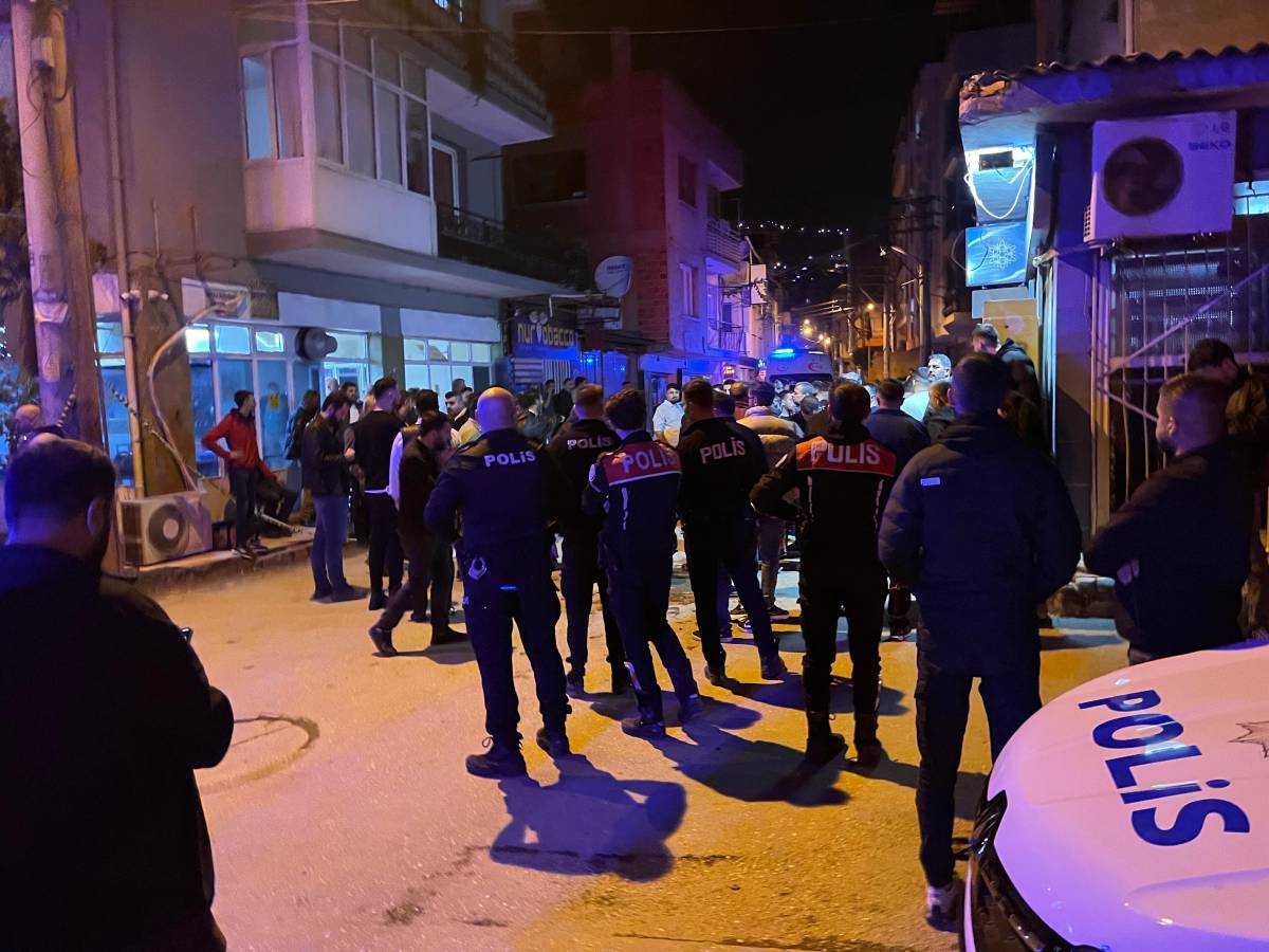 İzmir’de silahlı saldırı: 1 ölü, 3 yaralı