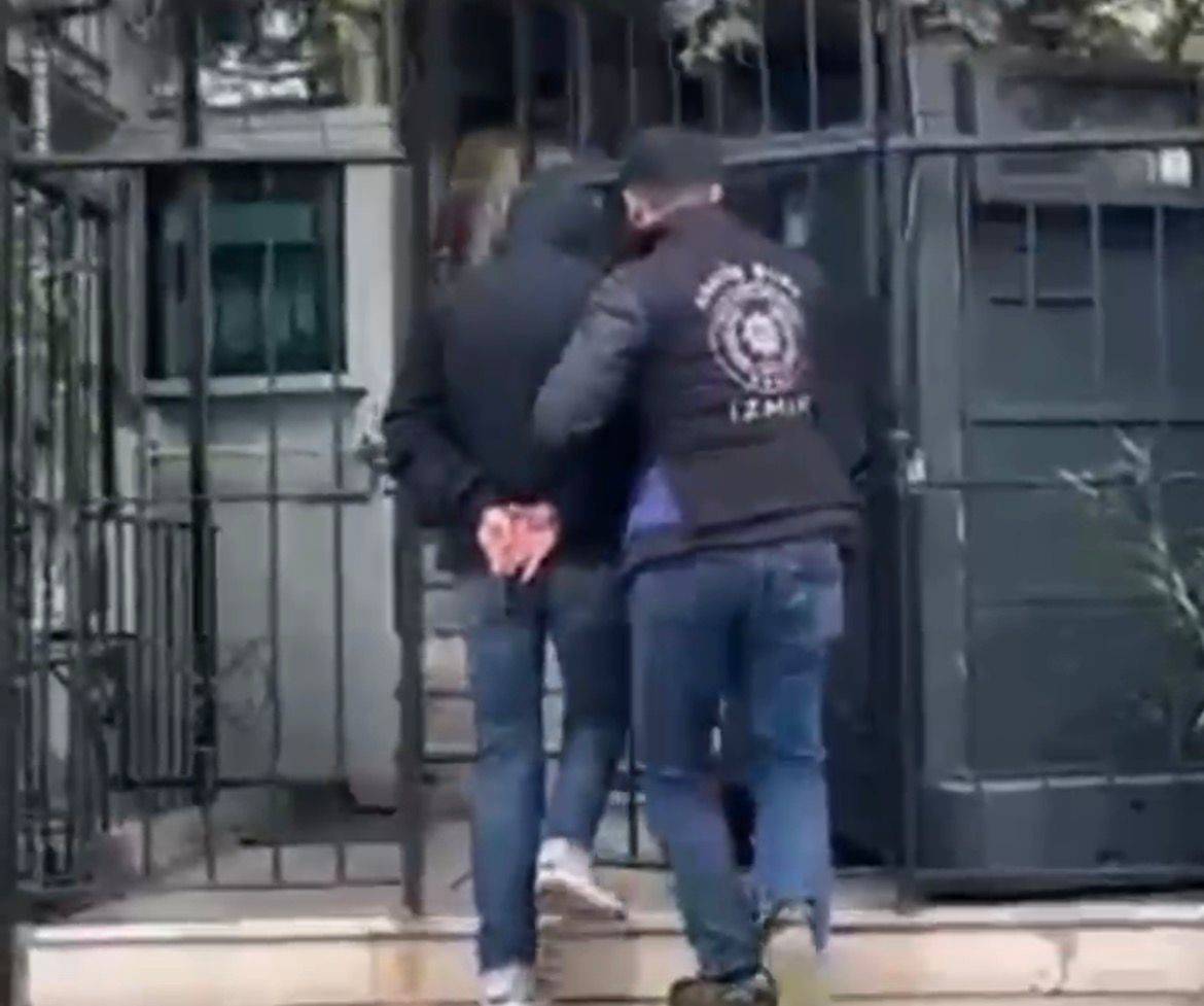 İzmir'de 23 yılla aranan uyuşturucu taciri yakalandı