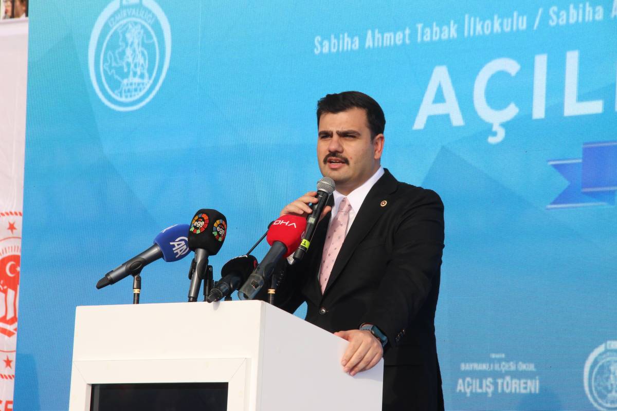 Depremde hasar gören 4 okul yeni yapılıp eitime açıldı