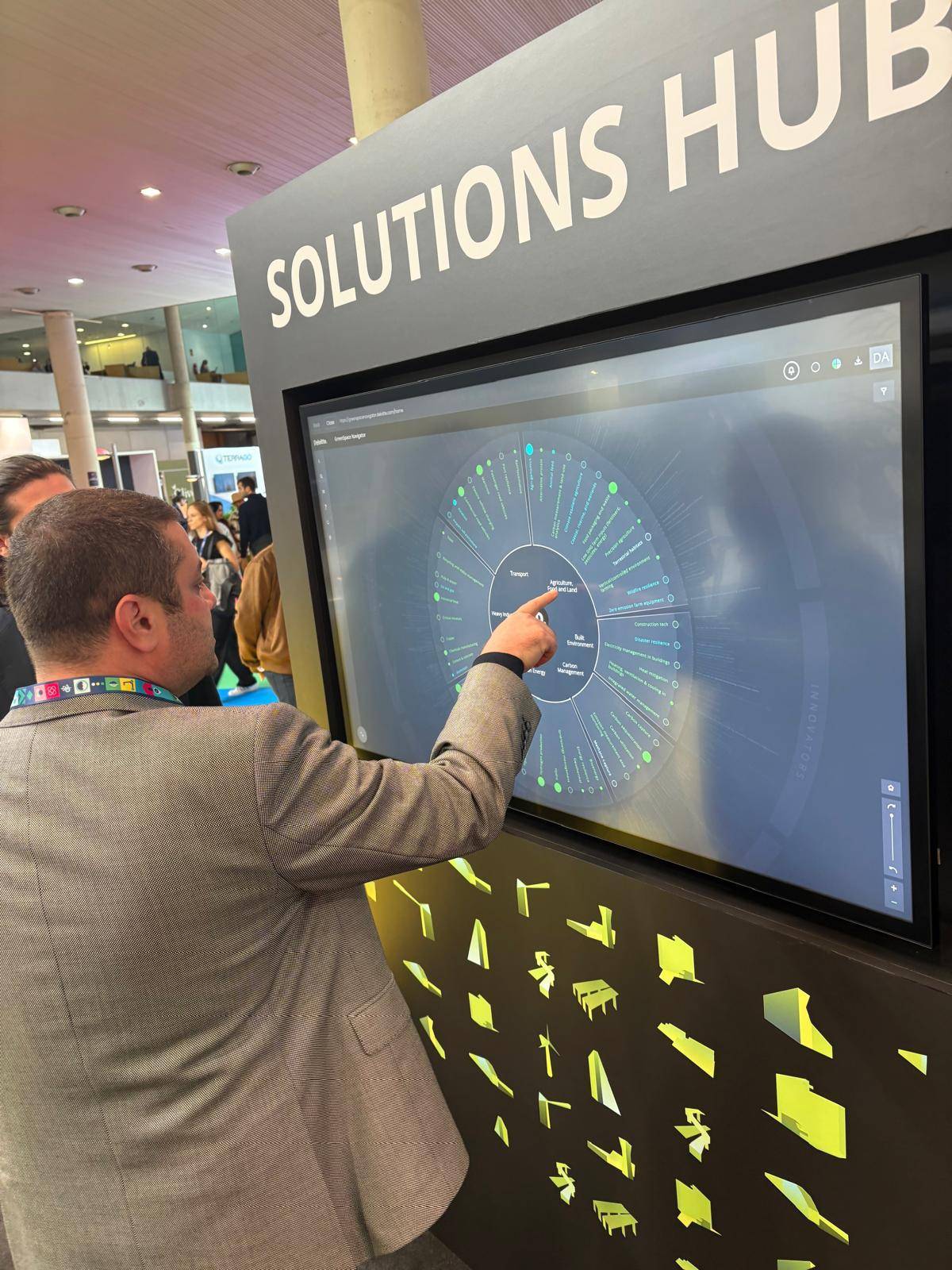 Demir'den Barcelona'daki fuarda 'Smart Torbalı' mesaisi