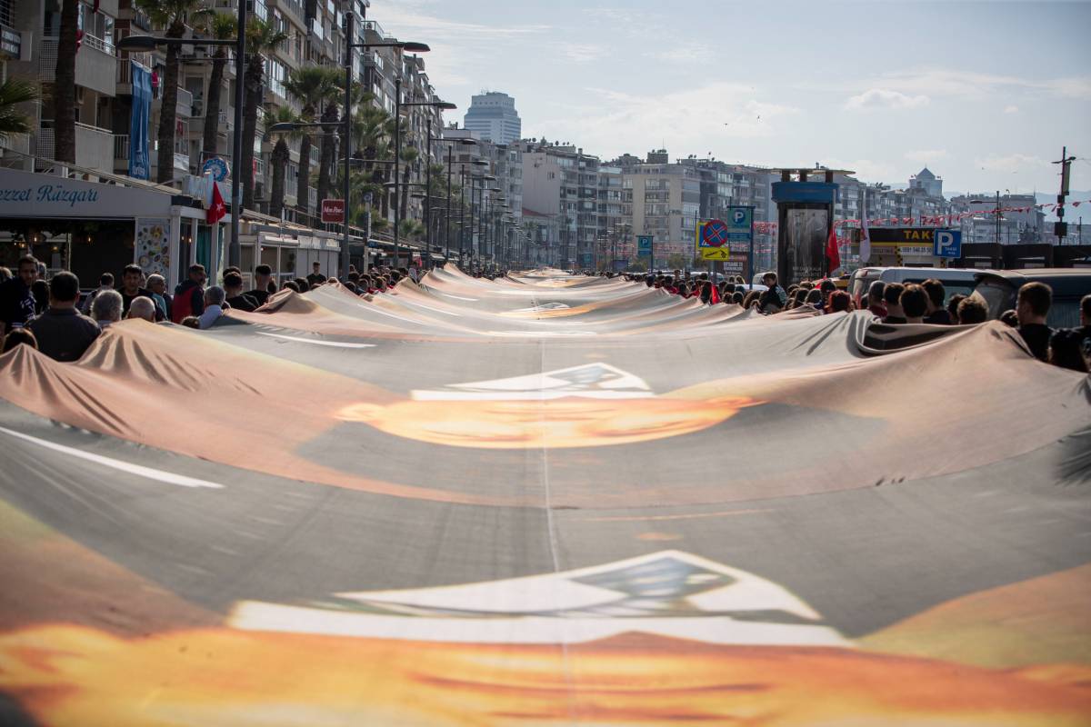 İzmir Ata’sına yürüdü