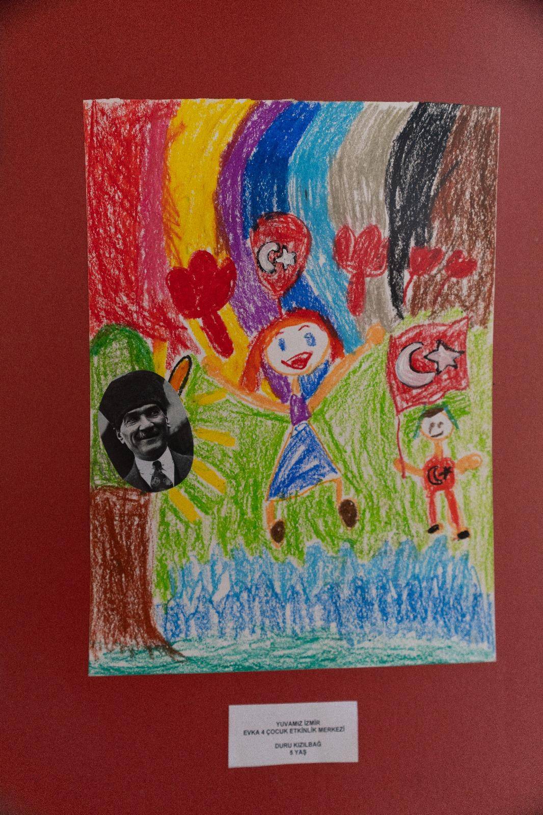 Sevginin en saf hali küçücük ellerde sergiye dönüştü