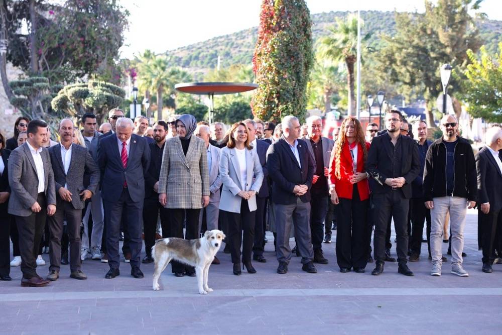 Çeşme Belediyesinden öğretmenlere anlamlı 24 Kasım hediyesi