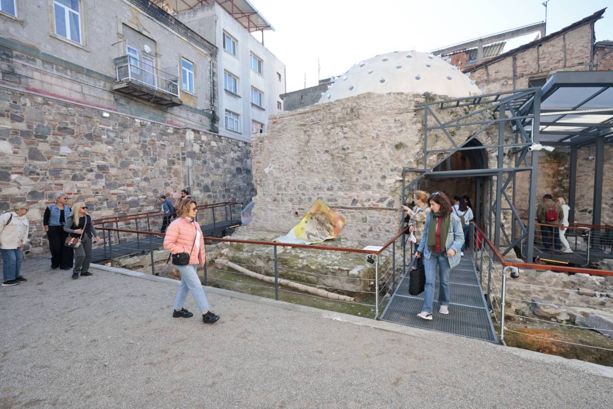 Sanat ve tarihi buluşturan Kıllıoğlu Hamamı’na yoğun ilgi