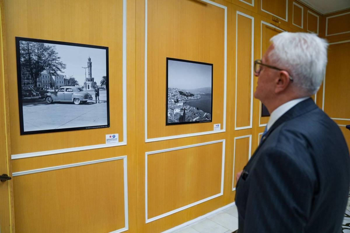 İletişim yüzyılda kentlerin hikayesi sergisi İzmir’de