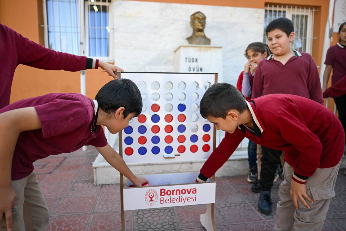 Bornova’da eğitime destek sürüyor