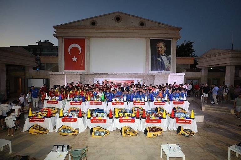 Menderes’in Z Raporu: İlçe 2025’te Hizmete Doydu