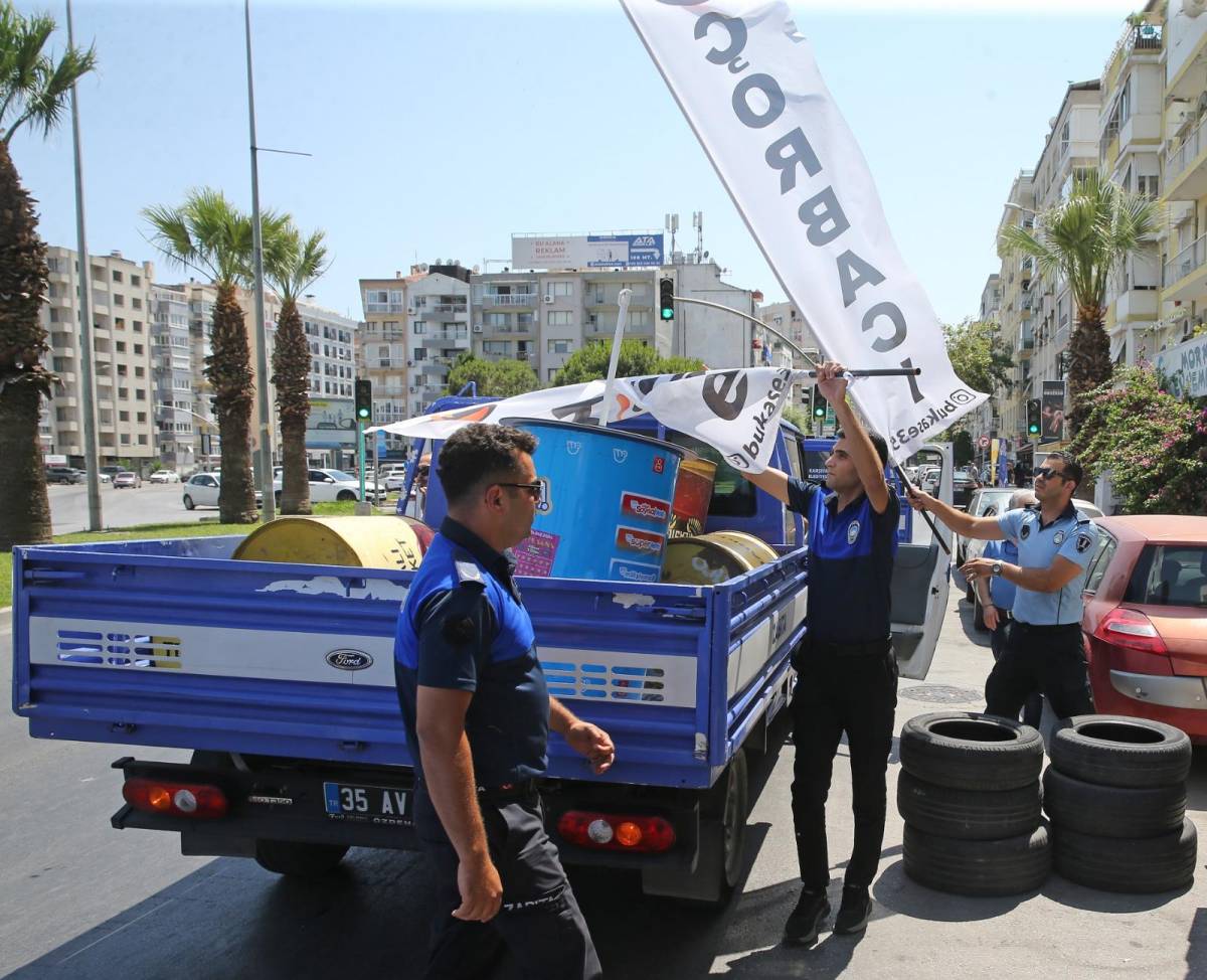 Karşıyaka Zabıtası iş başında