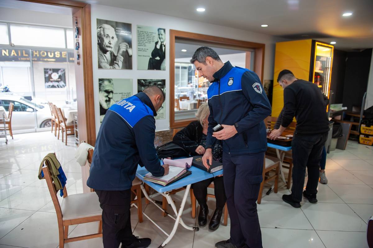 Karşıyaka Zabıtası’ndan işgal denetimi