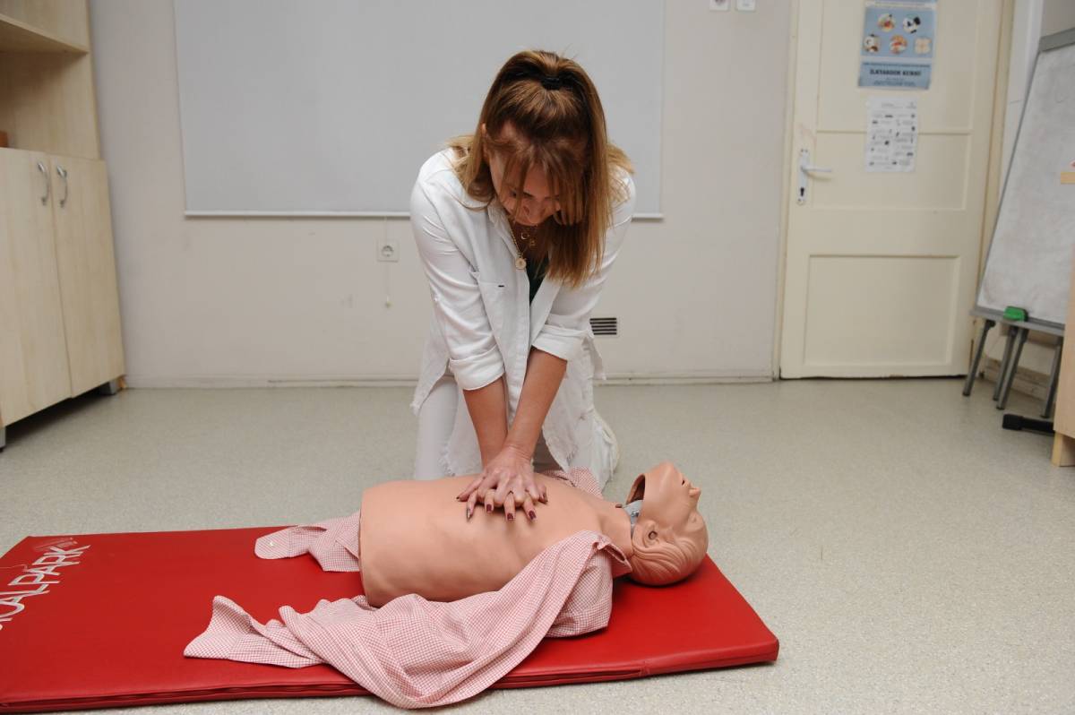 1 yılda 10 bin kişiye sağlık hizmeti verildi