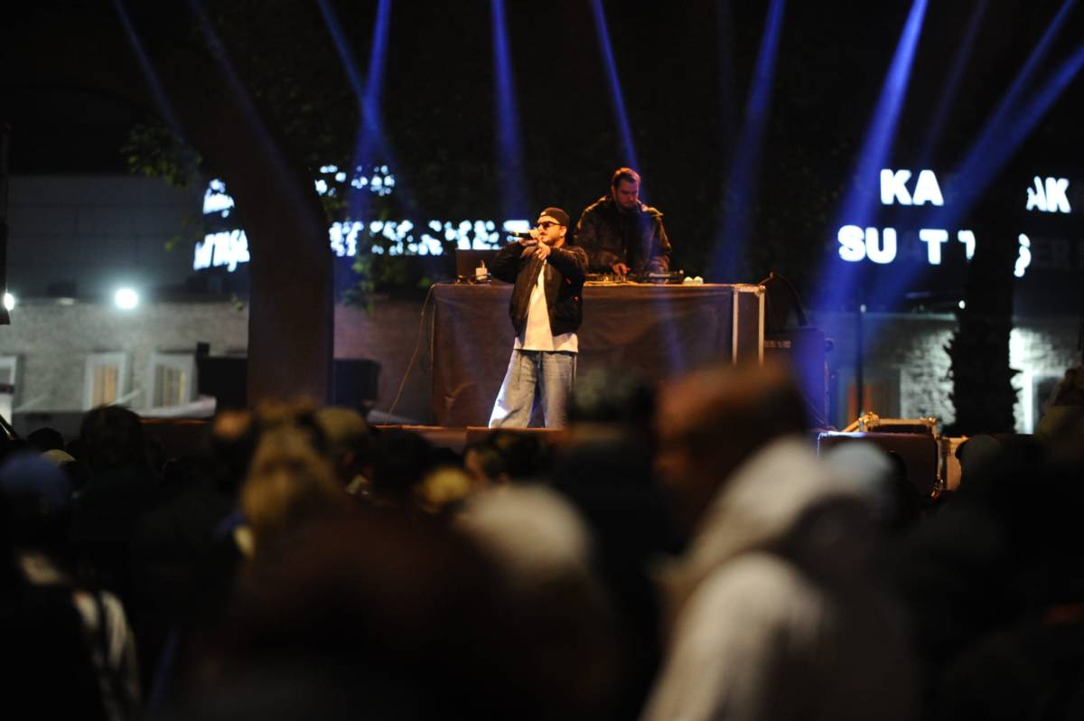 Karşıyaka Yeni Yıl Festivali’nde Anıl Piyancı coşkusu!