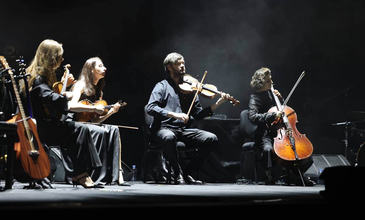 Dünyaca ünlü piyanist İzmir'de ayakta alkışlandı