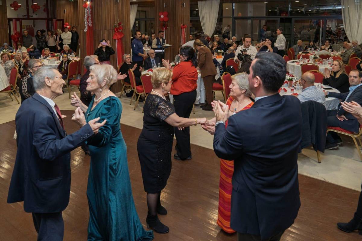 Huzurevinde yeni yıl coşkusu