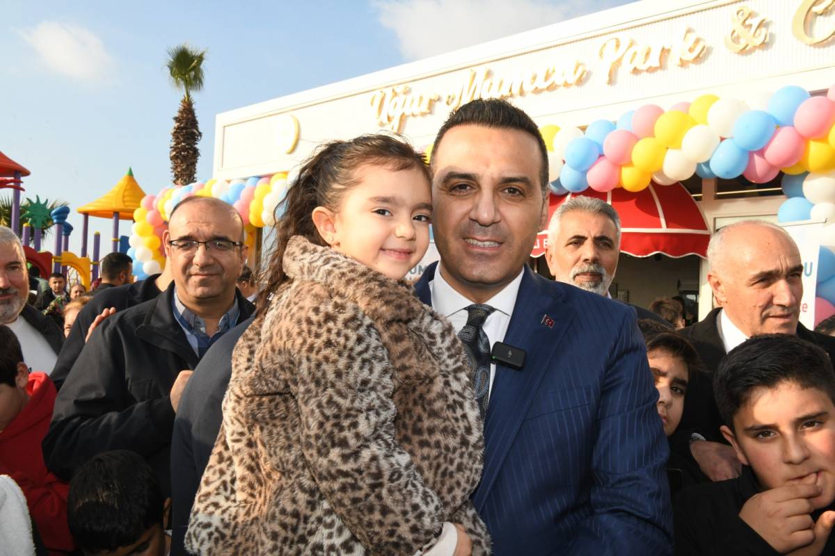 Uğur Mumcu Parkı Çiğli’de Hizmete Açıldı