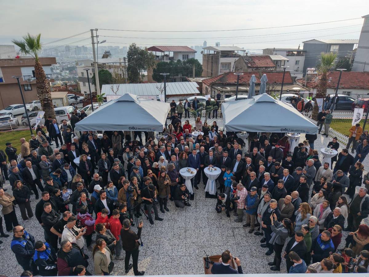 Uğur Mumcu Parkı Çiğli’de Hizmete Açıldı