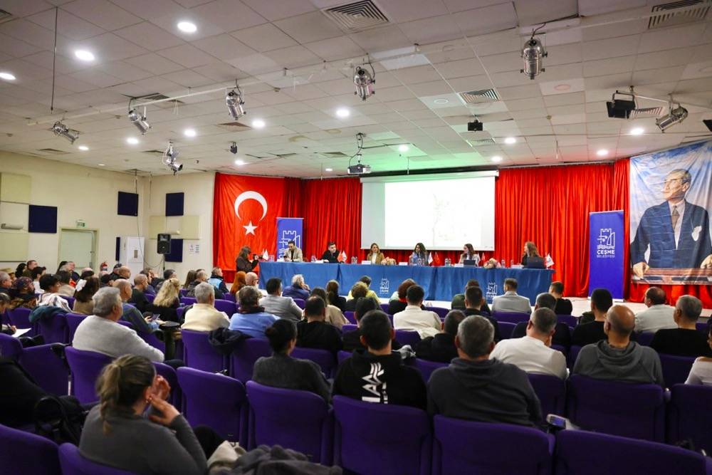 Alaçatı Kentsel Tasarım Rehberi esnafla paylaşıldı