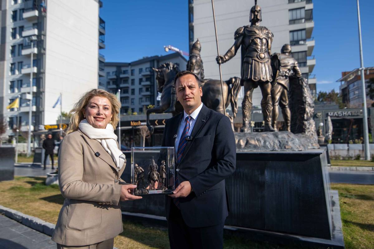 Başkan Eşki’ye sosyal belediyecilik övgüsü