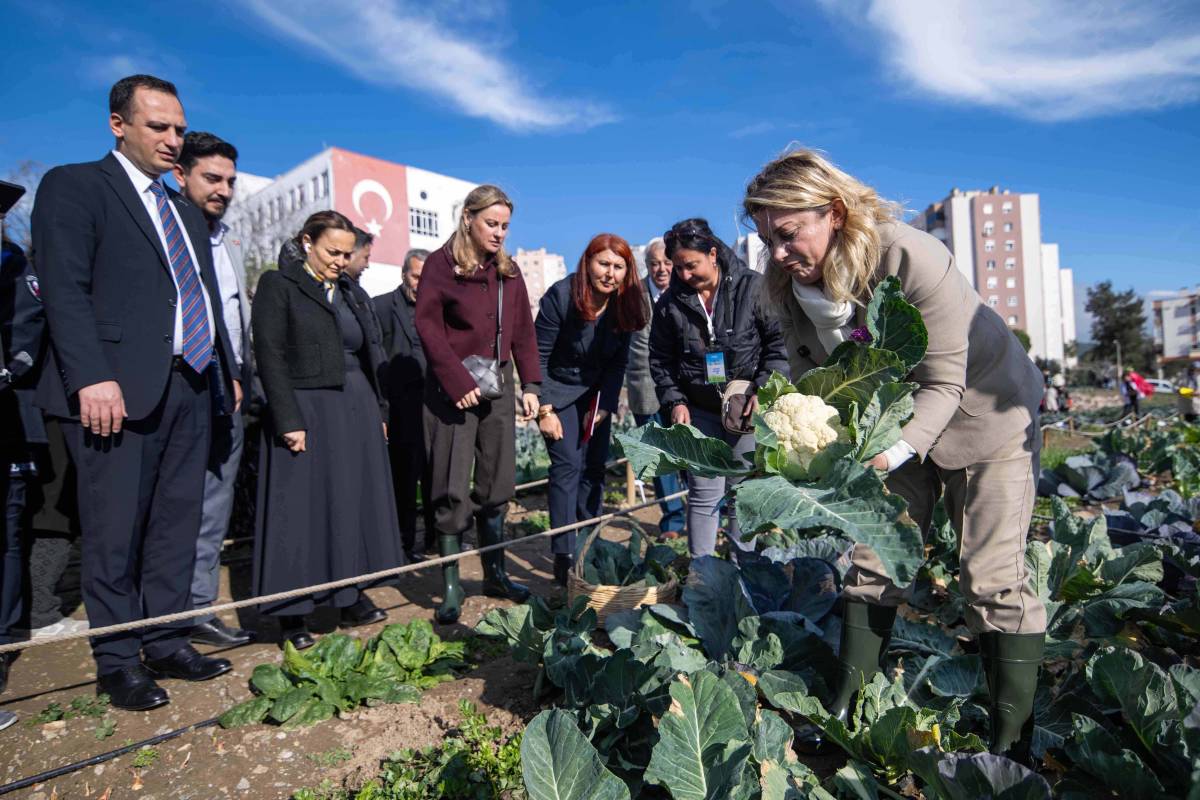 Başkan Eşki’ye sosyal belediyecilik övgüsü