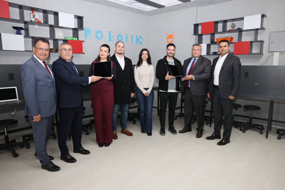 Firmaların atıl durumdaki gelişmiş bilgisayarları okullara bağışlanıyor