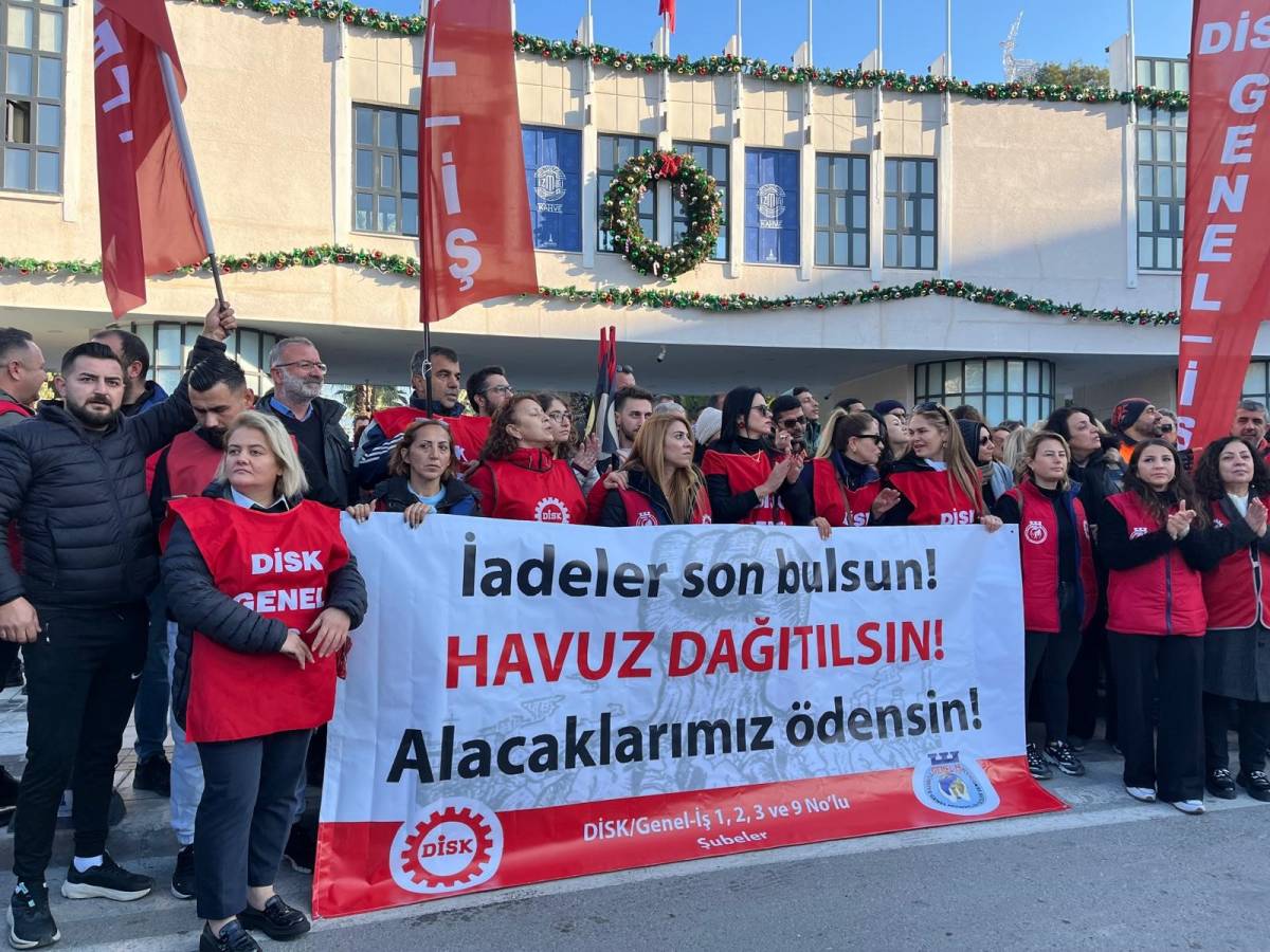 İzmir'de belediye işçileri yarım gün iş bırakma eyleminde