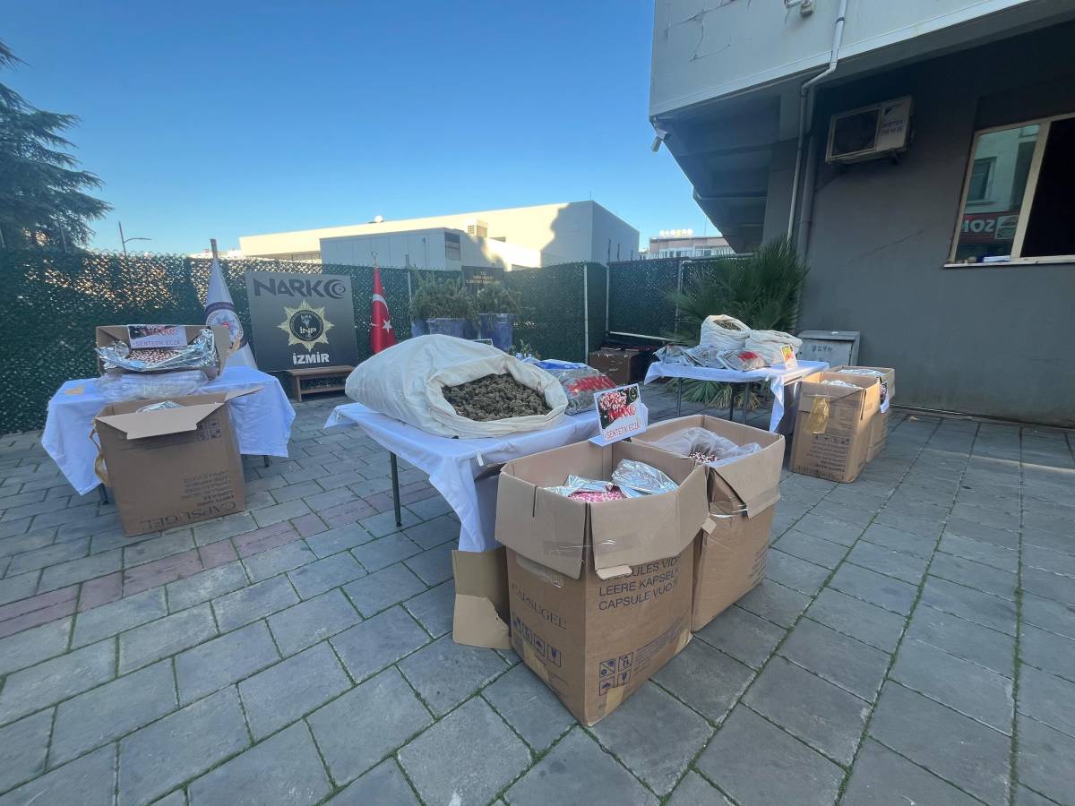 İzmir'de tek operasyonda 3 milyon uyuşturucu hap ele geçti