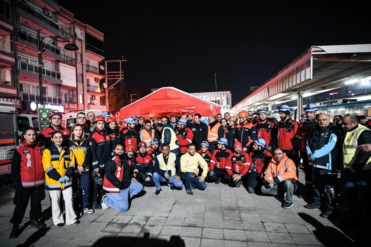 Menemen İZBAN İstasyonu’nda deprem ve kaza tatbikatı