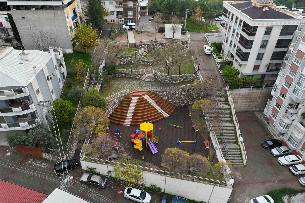 Buca’nın Merdivenli Park’ı yenilendi