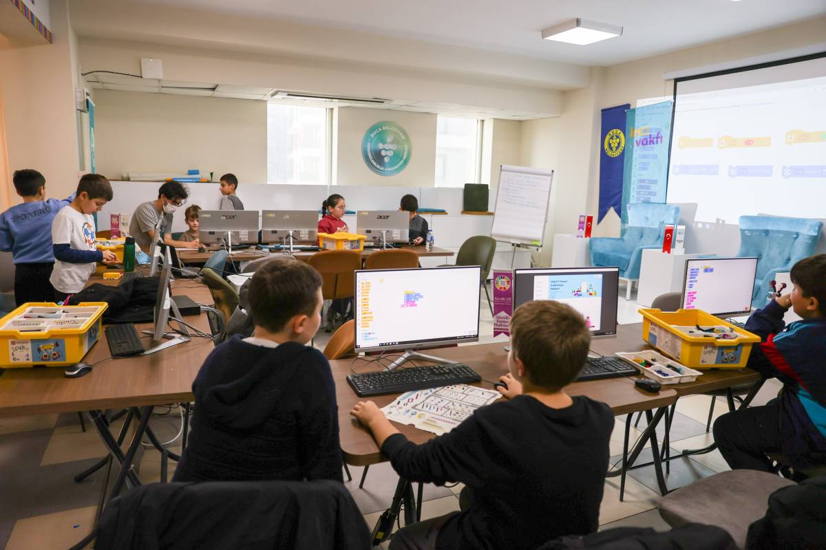 Geleceğin yazılımcıları Buca’da yetişiyor