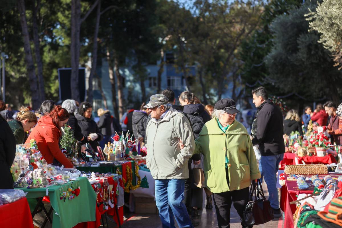 Buca’da dayanışma ve alışveriş bir arada
