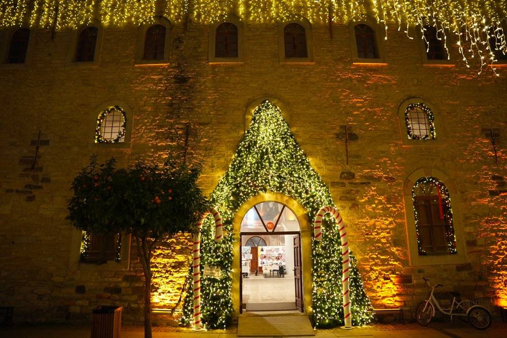 Çeşme’de yılbaşı coşkusu meydanlara taşınıyor