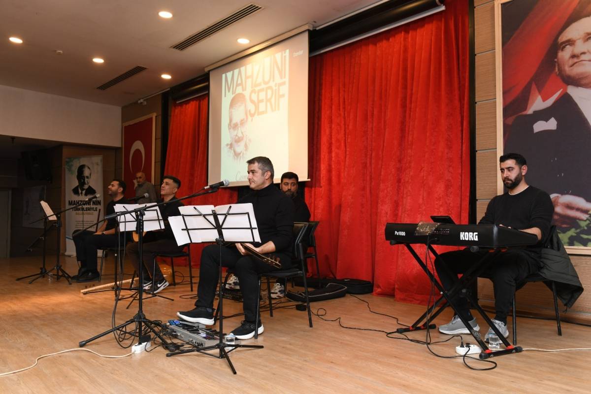 Çiğli’de Mahzuni’nin Türküleri Coşkuyla Yankılandı