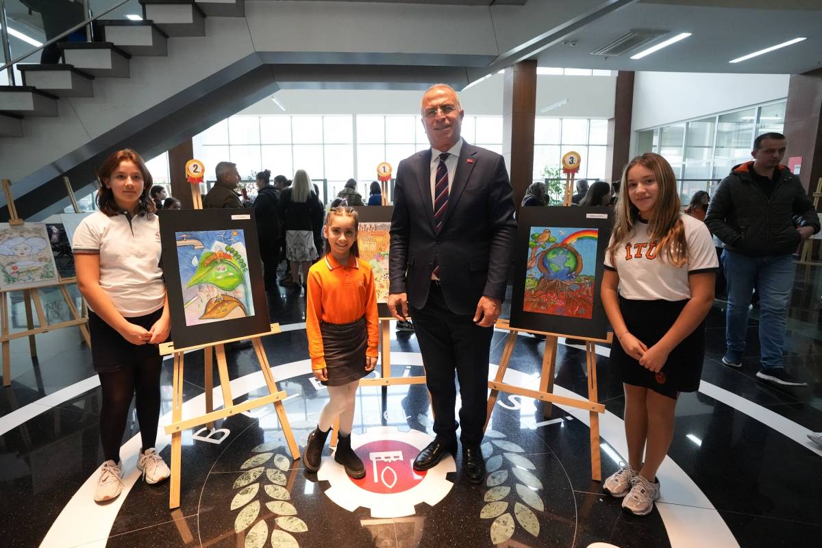 Gaziemirli çocuklar “Toprak” temalı resimleriyle iklim krizine dikkat çekti