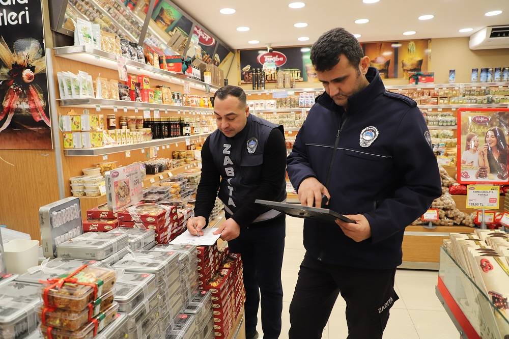 Menderes Zabıtasından Yılbaşı Denetimi