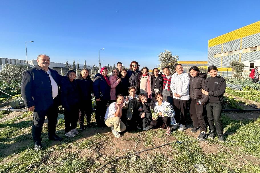 Bornovalı öğrenciler doğayı yerinde öğrendi