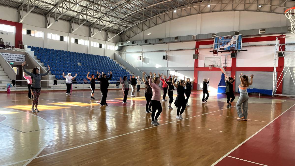 Narlıdere'de kadınlar güne sağlıklı ve enerjik başlıyor