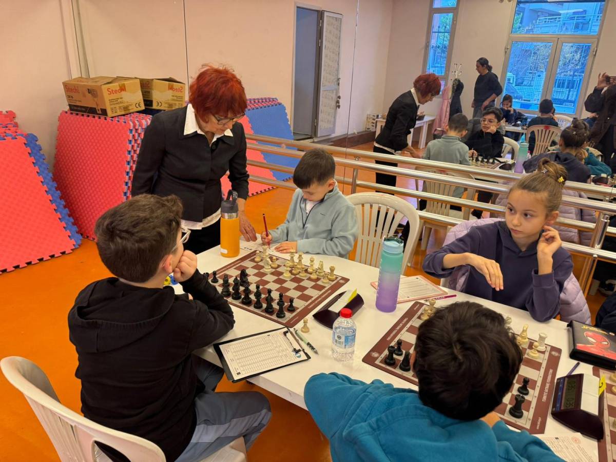 Seferihisar Yeni Yıl Satranç Turnuvası sona erdi