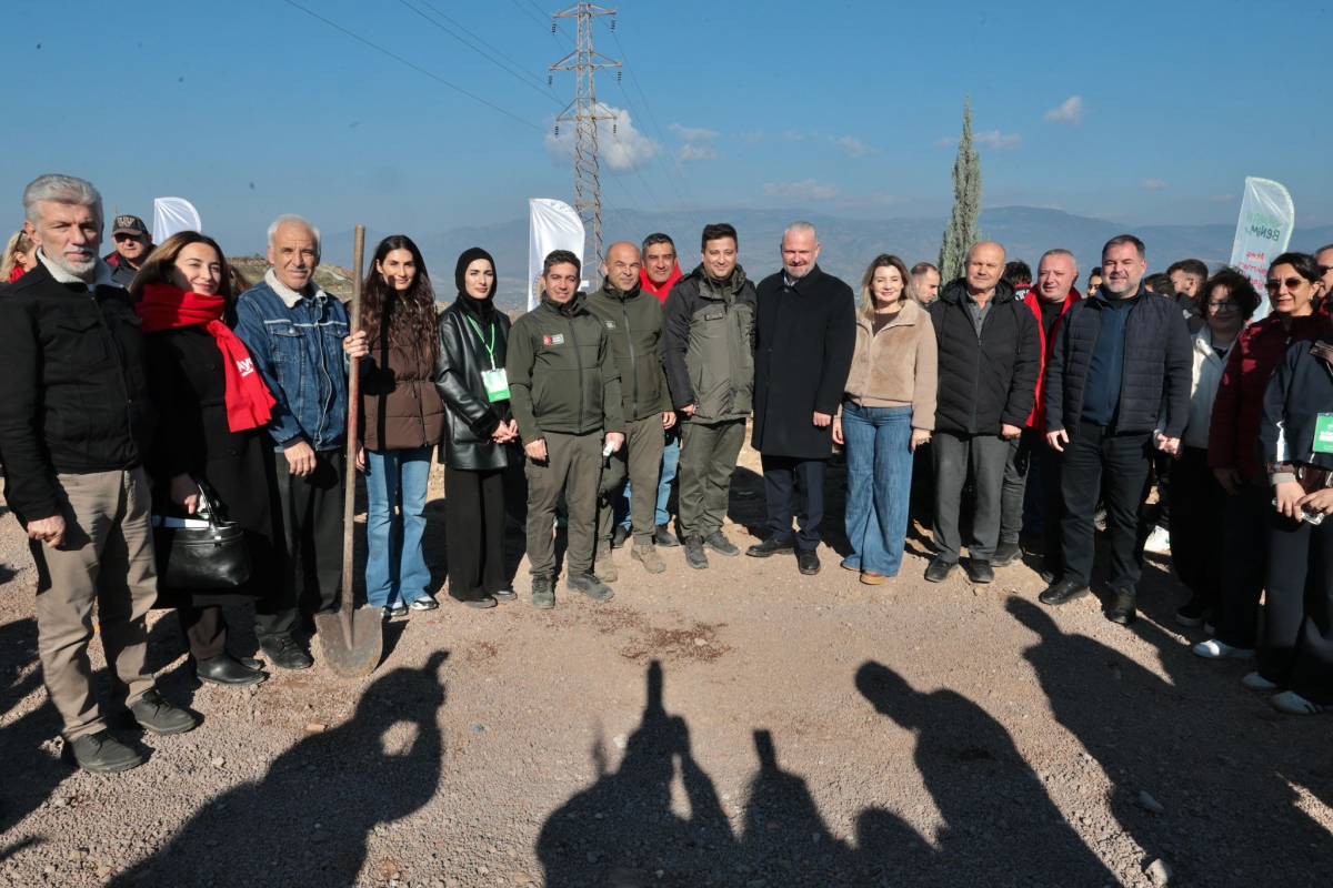 Menemen Belediyesi binlerce fidan dikti