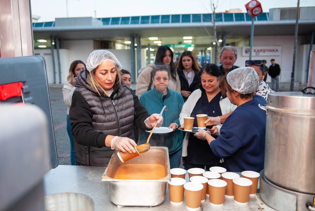 Karşıyaka’da 15 bin kişiye sıcak çorba ikramı