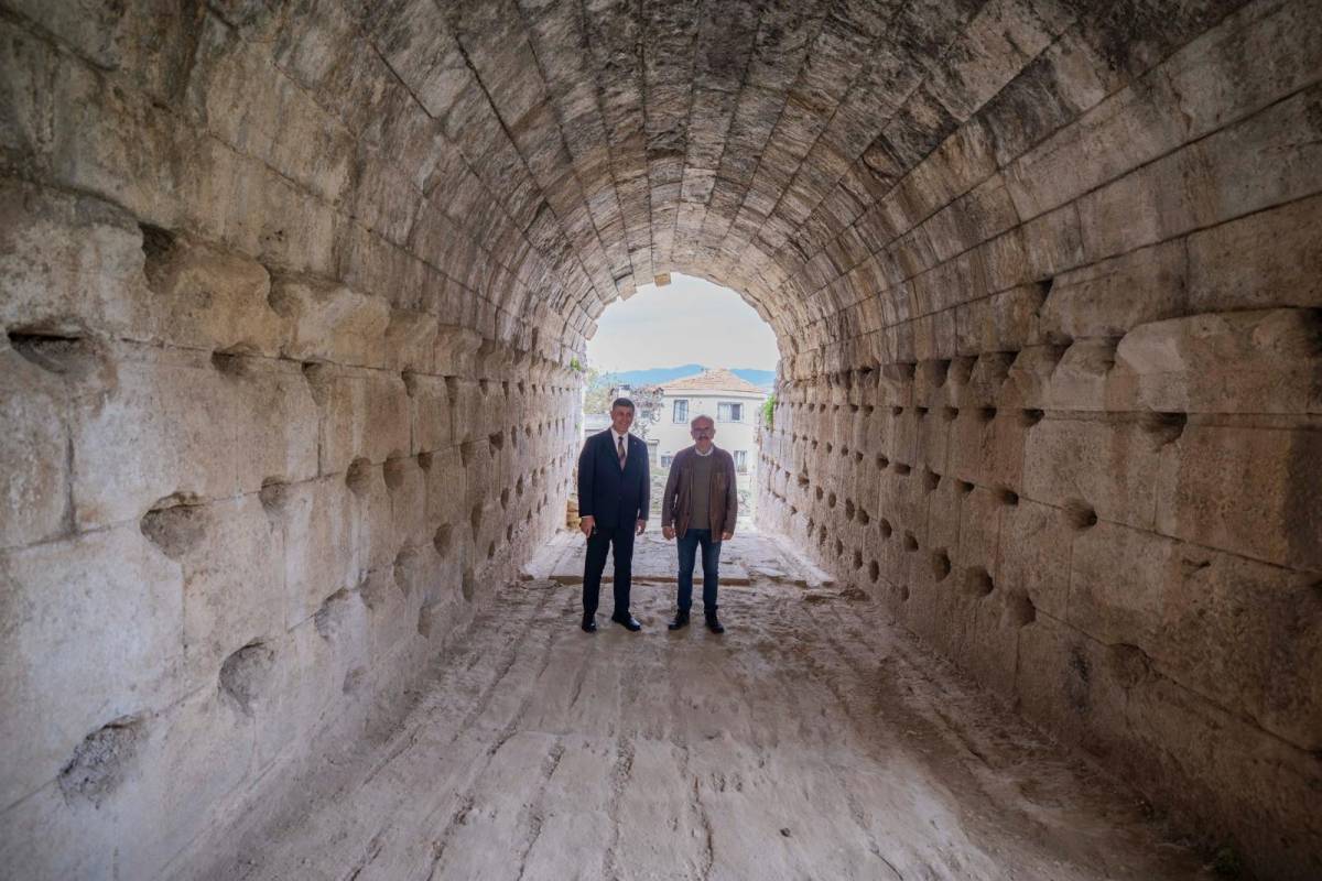 Tarihe yol açılıyor