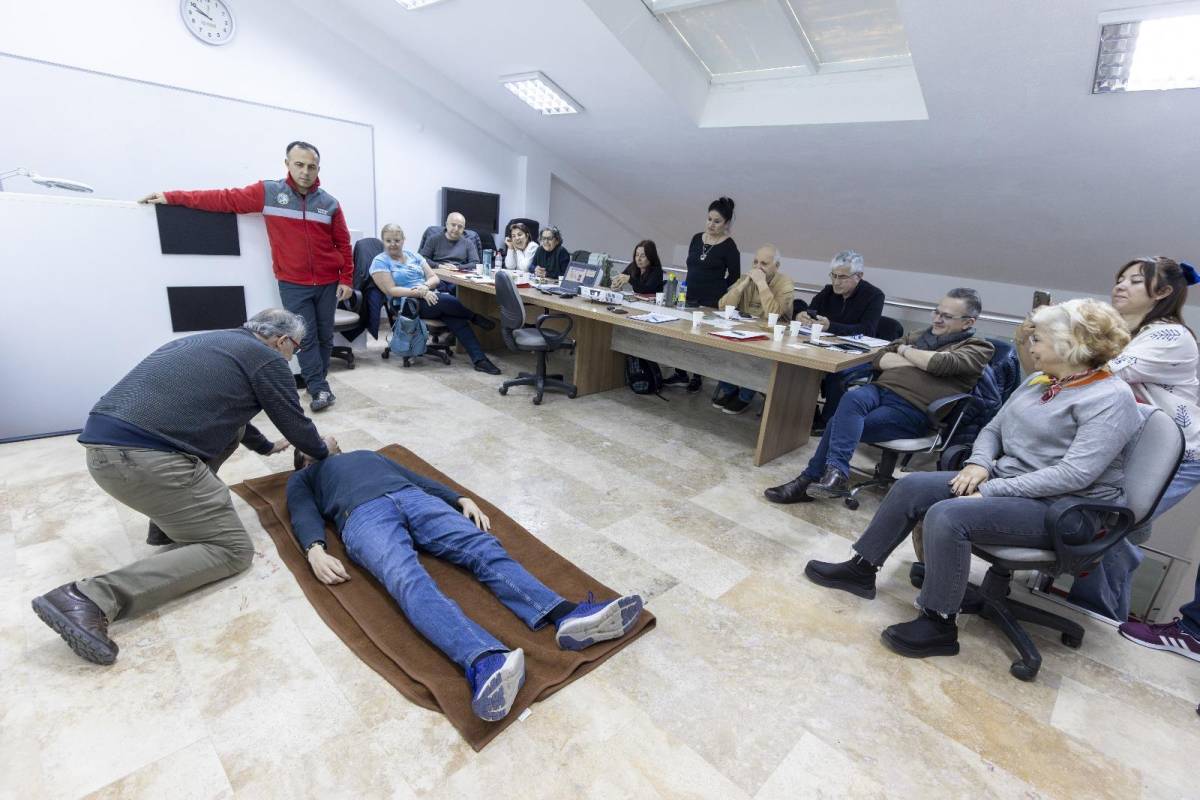 Karşıyaka Afet Gönüllüleri’nde 3. dönem başlıyor