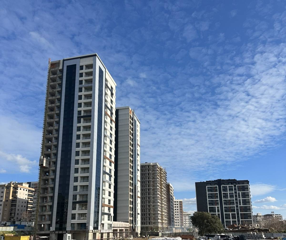 İzmir’de güvenli kent hedefiyle dönüşüm süreci sürüyor