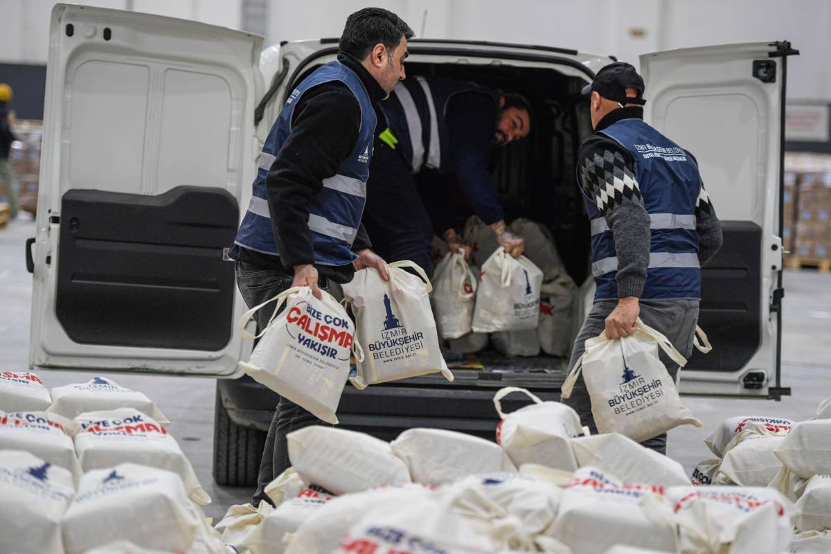 24 bin haneye kahvaltı paketi dağıtımı başladı