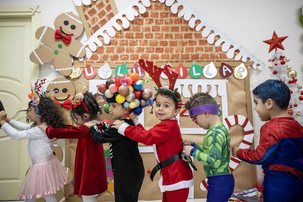 Bornovalı miniklerin Yeni Yıl coşkusu