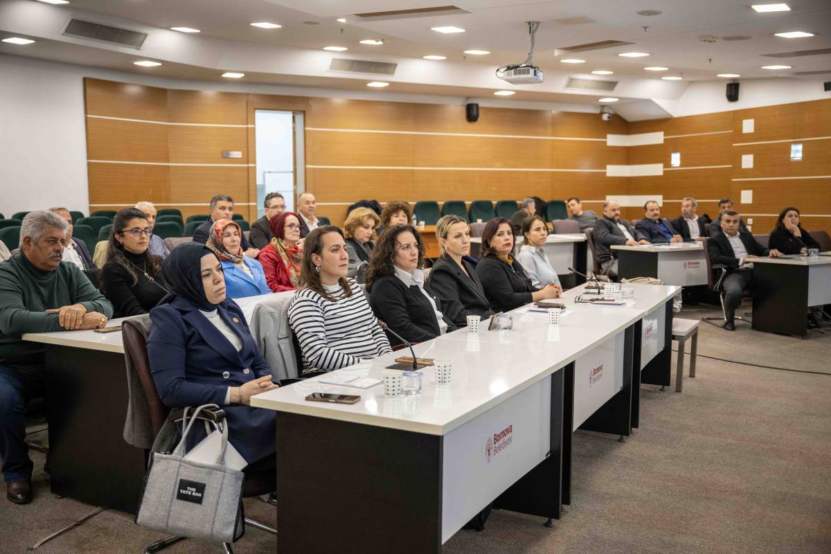 İzmirli muhtarlar Bornova Muhtarlar Akademisi’nde buluştu